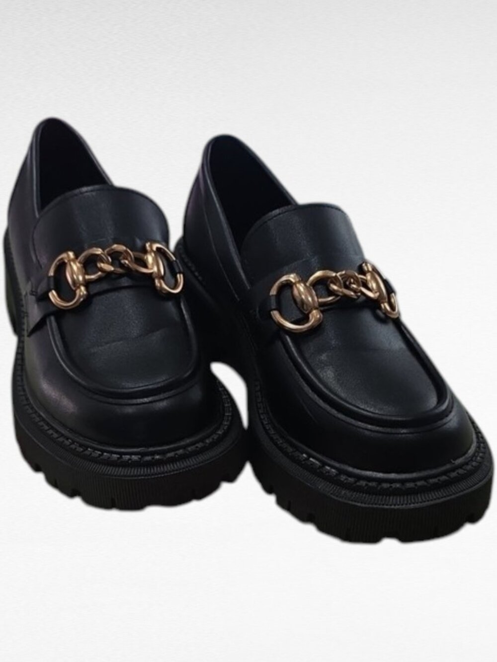 Women's Slip-On Black Platform Loafers Size US 5/EU 35 Gold Chain Detail T19